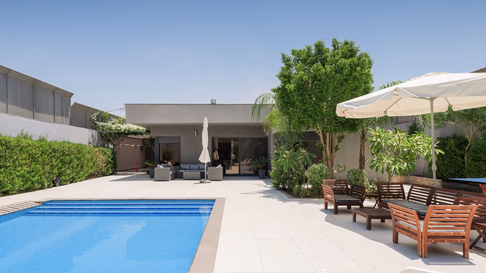 بلاك بيرل فيلا